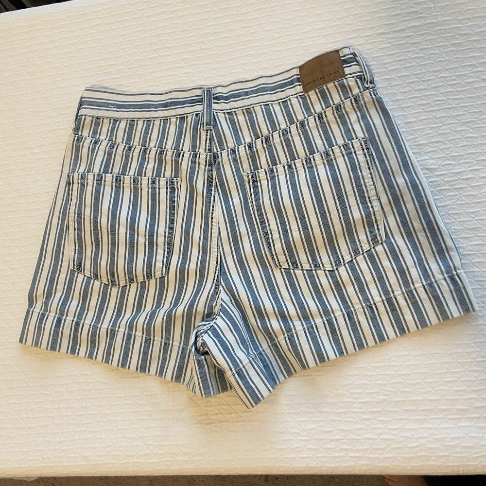 American Eagle Railroad Ticking Striped High waist Jean Mom Shorts Size 4 - Picture 3 of 9